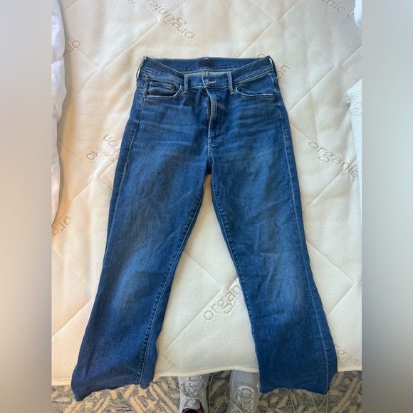 MOTHER Insider Crop Step Fray Jeans - Picture 4 of 7